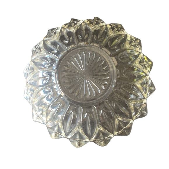 Vintage Federal Large Glass Petal Serving Platter Bowl- Classic Elegance for You - Picture 10 of 11